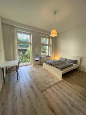 Altbauwohnung mit 2 Balkonen